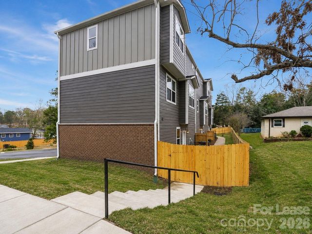 8935 Sharonbrook Drive, Charlotte, NC 28210