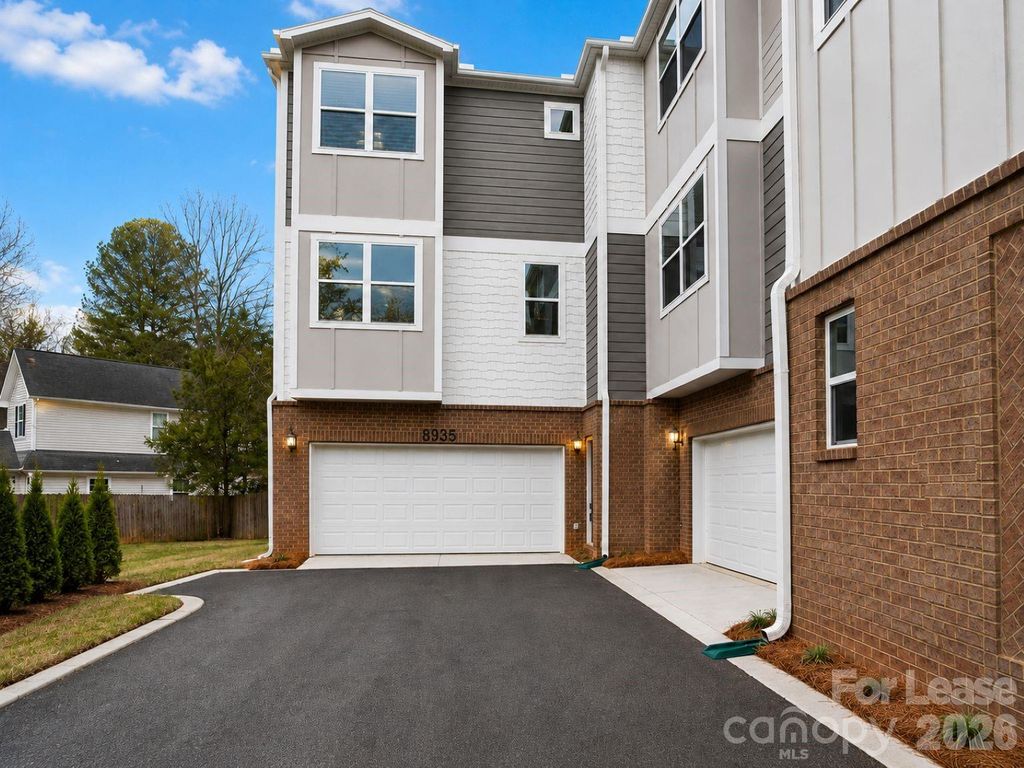 8935 Sharonbrook Drive, Charlotte, NC 28210