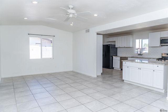 1827 W 18 St, Yuma, AZ 85364