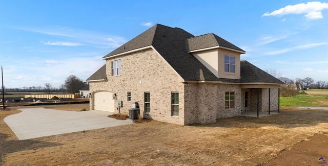 108 Pridgen Pass, Perry, GA 31069