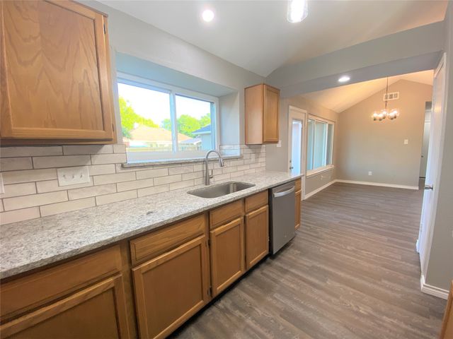 4010 Drakestone Avenue, Rowlett, TX 75088