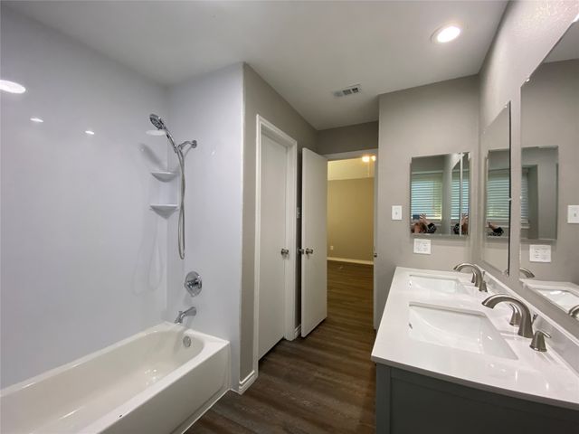4010 Drakestone Avenue, Rowlett, TX 75088