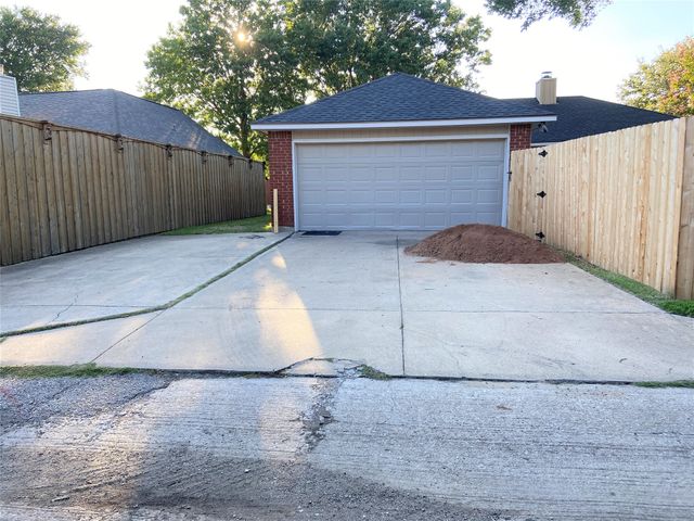 4010 Drakestone Avenue, Rowlett, TX 75088