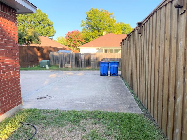 4010 Drakestone Avenue, Rowlett, TX 75088