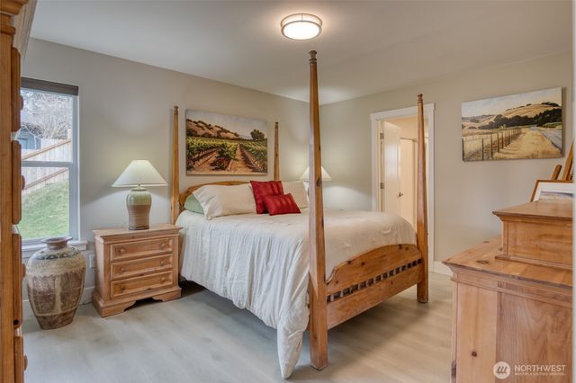 725 Wood Duck Avenue SE, Ocean Shores, WA 98569