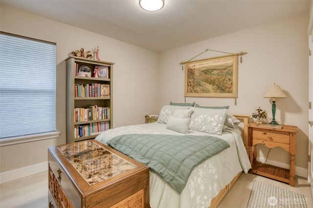 725 Wood Duck Avenue SE, Ocean Shores, WA 98569