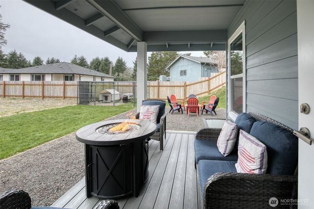 725 Wood Duck Avenue SE, Ocean Shores, WA 98569