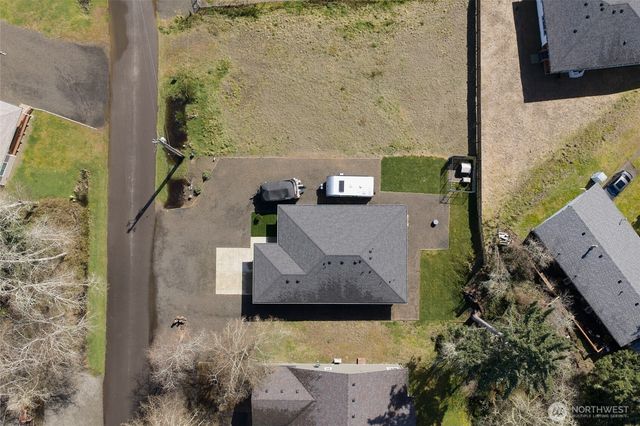 725 Wood Duck Avenue SE, Ocean Shores, WA 98569