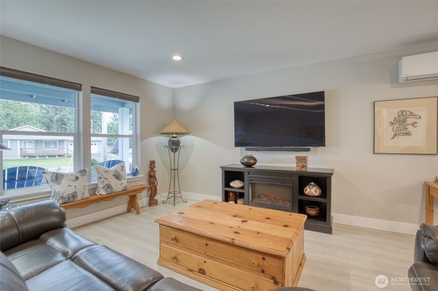 725 Wood Duck Avenue SE, Ocean Shores, WA 98569