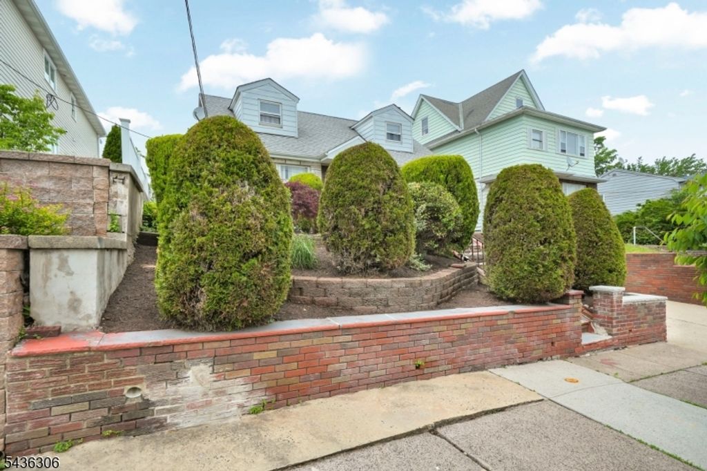 161 Plauderville Ave, Garfield City, NJ 07026 — photo 2