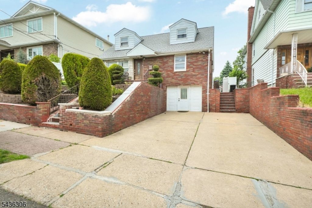 161 Plauderville Ave, Garfield City, NJ 07026 — photo 3