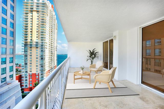 1200 Brickell Bay Dr 1614, Miami, FL 33131