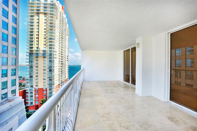 1200 Brickell Bay Dr 1614, Miami, FL 33131