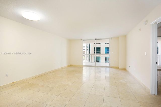 1200 Brickell Bay Dr 1614, Miami, FL 33131
