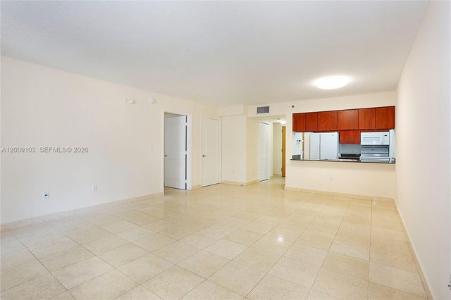 1200 Brickell Bay Dr 1614, Miami, FL 33131