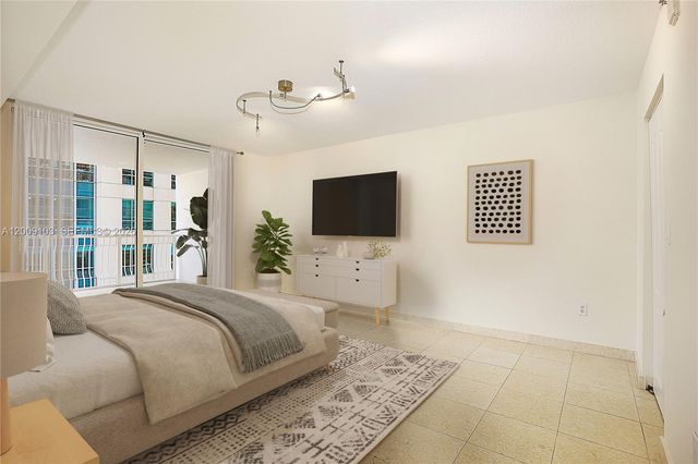 1200 Brickell Bay Dr 1614, Miami, FL 33131