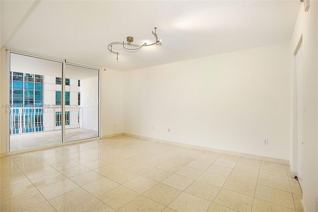 1200 Brickell Bay Dr 1614, Miami, FL 33131