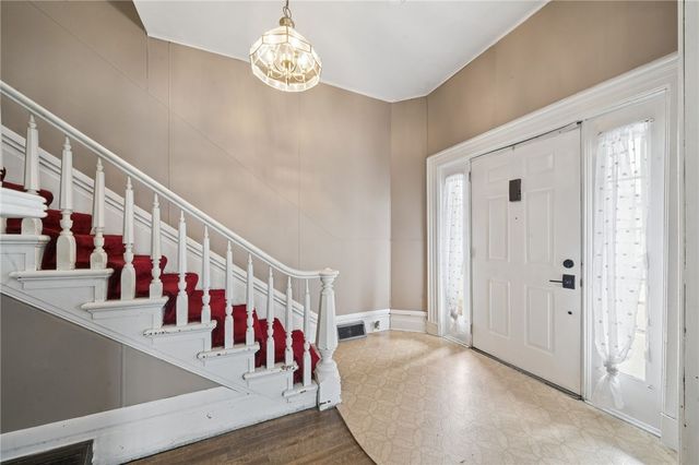 215 S 4TH, West Newton, PA 15089