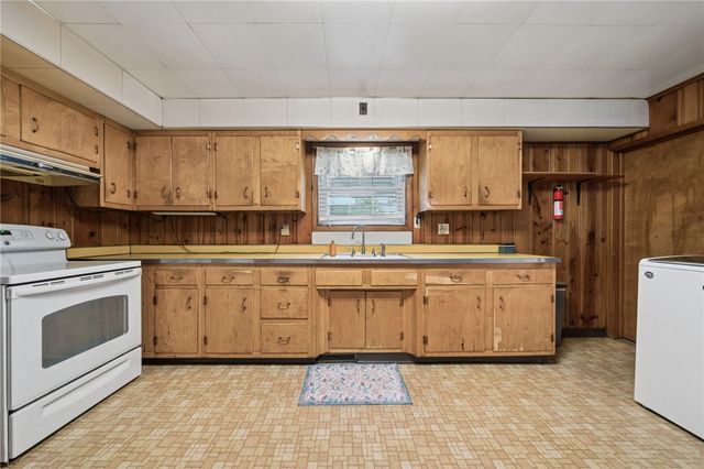 215 S 4TH, West Newton, PA 15089