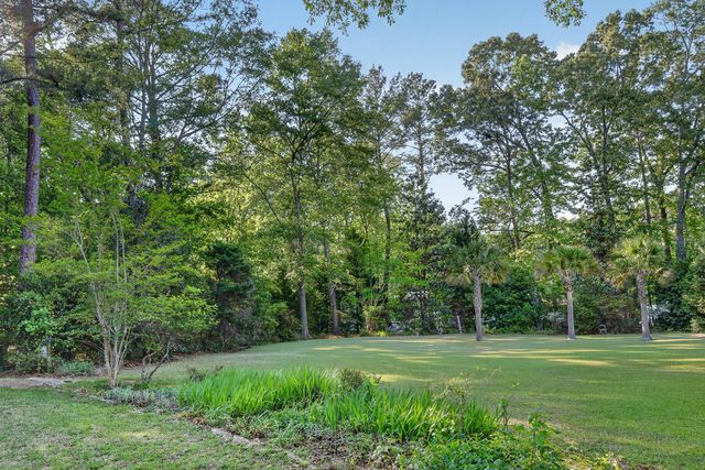 28 Santee Lakes Court, Elloree, SC 29047