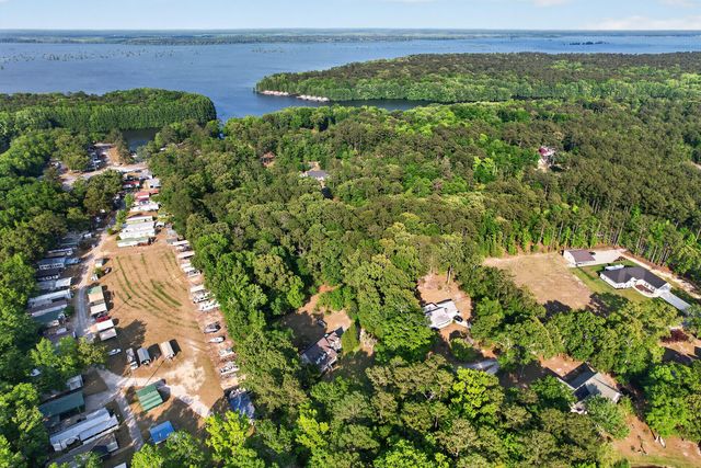 28 Santee Lakes Court, Elloree, SC 29047