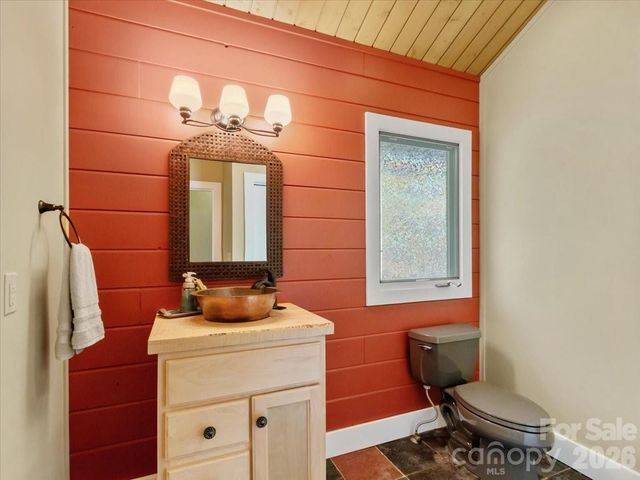 218 Slickrock Road, Burnsville, NC 28714