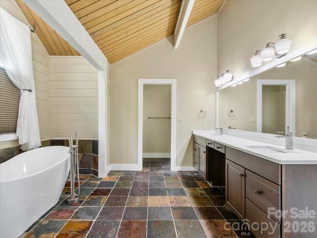 218 Slickrock Road, Burnsville, NC 28714