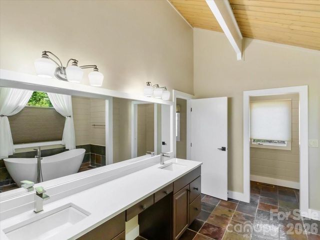 218 Slickrock Road, Burnsville, NC 28714