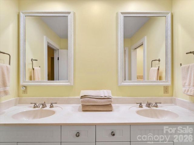 218 Slickrock Road, Burnsville, NC 28714