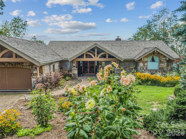 218 Slickrock Road, Burnsville, NC 28714