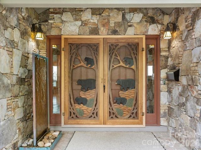 218 Slickrock Road, Burnsville, NC 28714