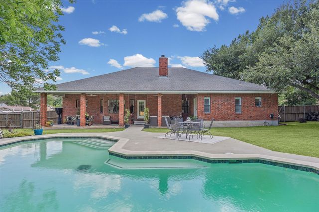 2000 Spinel RD, Pflugerville, TX 78660
