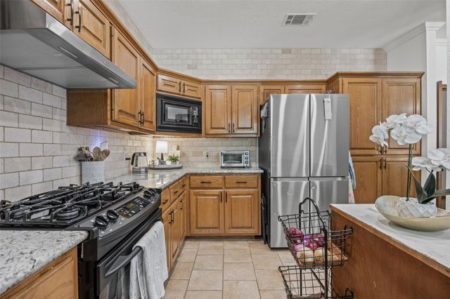 2000 Spinel RD, Pflugerville, TX 78660