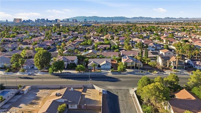 898 East Robindale Road, Las Vegas, NV 89123