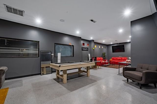 2014 E 87th Street, Chicago, IL 60617