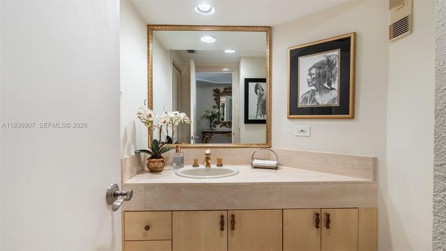 3000 Island Boulevard 1103, Aventura, FL 33160