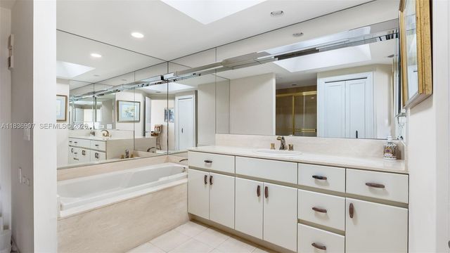 3000 Island Boulevard 1103, Aventura, FL 33160