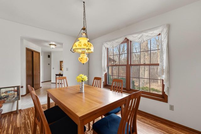W275S4411 Green Country ROAD, Waukesha, WI 53189