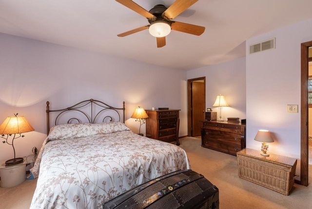 W275S4411 Green Country ROAD, Waukesha, WI 53189