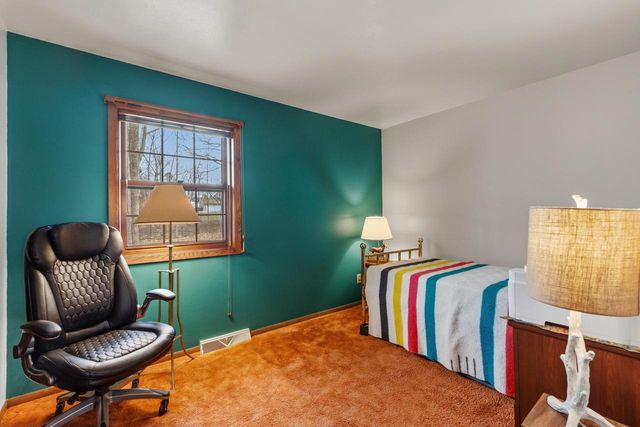 W275S4411 Green Country ROAD, Waukesha, WI 53189