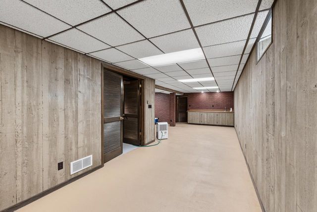 W275S4411 Green Country ROAD, Waukesha, WI 53189