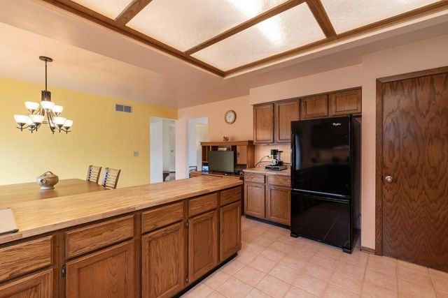 W275S4411 Green Country ROAD, Waukesha, WI 53189