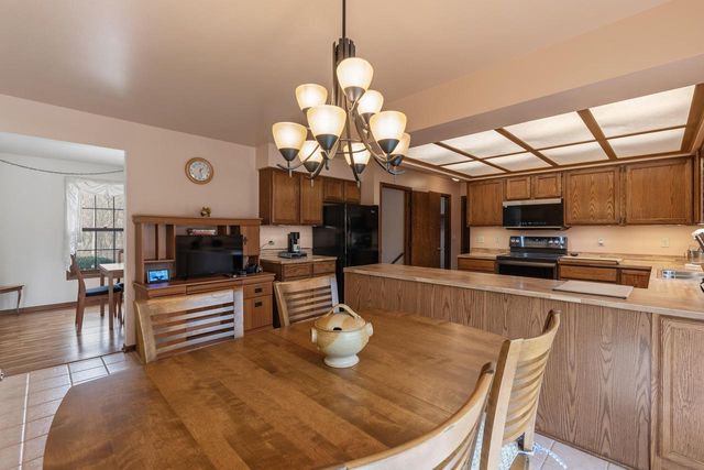 W275S4411 Green Country ROAD, Waukesha, WI 53189