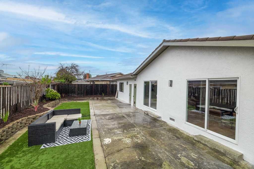 Image 18 of property listing at 14381 14381 Trinidad Rd, San Leandro, CA 94577