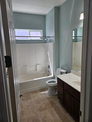 3570 Whispering Oak Dr, Ceres, CA 95307