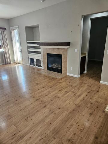3570 Whispering Oak Dr, Ceres, CA 95307