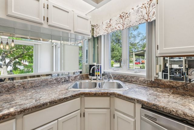 9205 Lynwood Drive, Oak Lawn, IL 60453