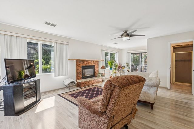 9205 Lynwood Drive, Oak Lawn, IL 60453