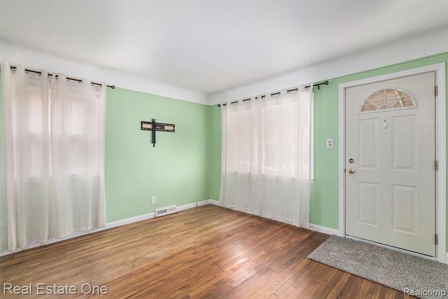 15579 Keppen Avenue, Allen Park, MI 48101