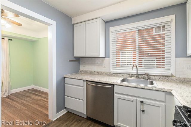 15579 Keppen Avenue, Allen Park, MI 48101